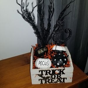 Trick or treat Halloween centerpiece